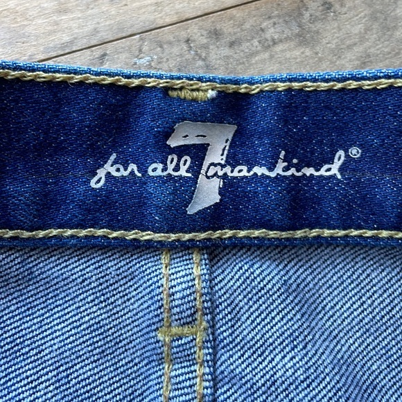 7 FOR ALL MANKIND WOMENS DARK DENIM JEAN SHORTS SIZE 25 LIKE NEW - Picture 8 of 11